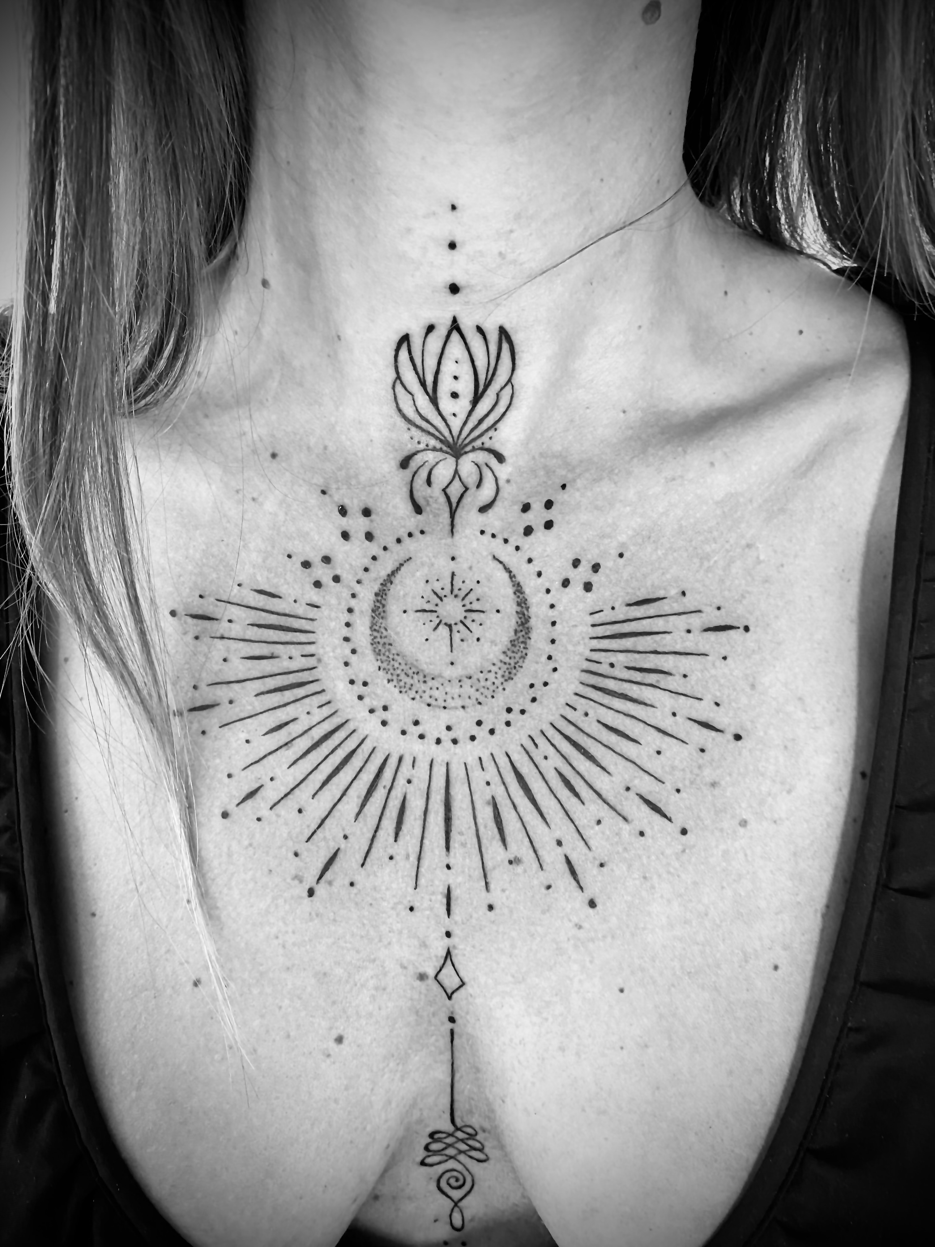 Tattoo Dekoltee, Tattoo Kempten, Allgäu, Bayern